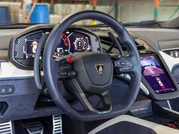 Revuelto 6.5 V12 HPEV LIFT.KERAMIK