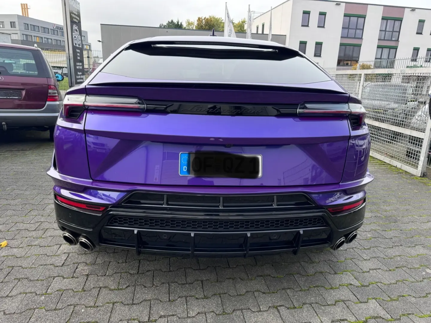 Urus S Viola Mithras-Nero Ade Acrapovich