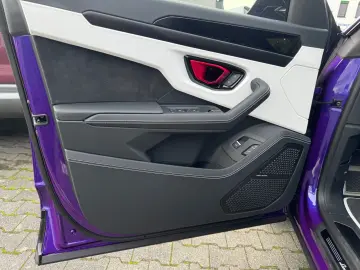 Urus S Viola Mithras-Nero Ade Acrapovich