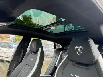 Urus S Viola Mithras-Nero Ade Acrapovich