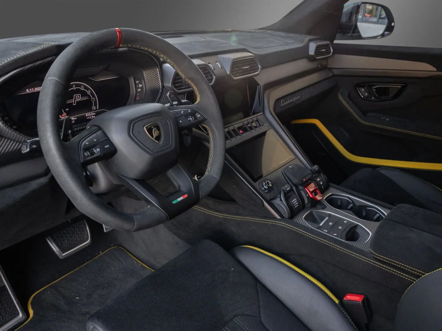 Urus Performante Full Carbon PPF Akrapovic 23