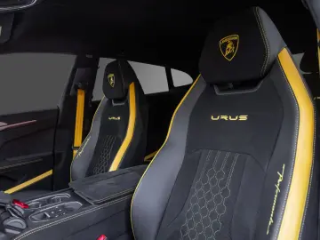 Urus Performante Full Carbon PPF Akrapovic 23