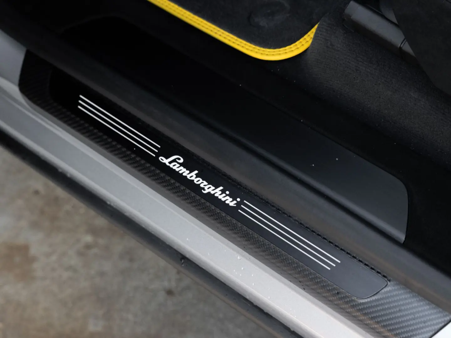 Urus Performante Full Carbon PPF Akrapovic 23