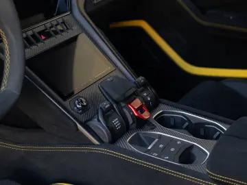 Urus Performante Full Carbon PPF Akrapovic 23