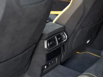 Urus Performante Full Carbon PPF Akrapovic 23