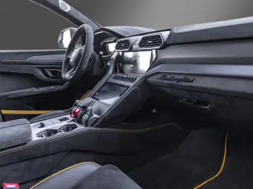 Urus Performante Full Carbon PPF Akrapovic 23