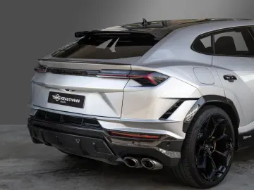 Urus Performante Full Carbon PPF Akrapovic 23