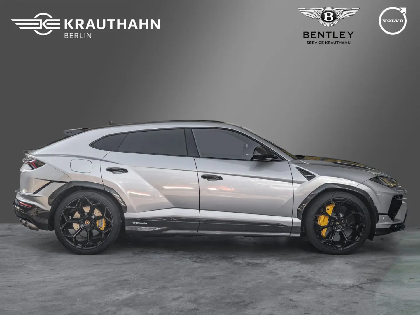 Urus Performante Full Carbon PPF Akrapovic 23