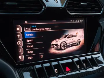 Urus 4.0V8 Performante CARBON B&O ALCANTARA PANO