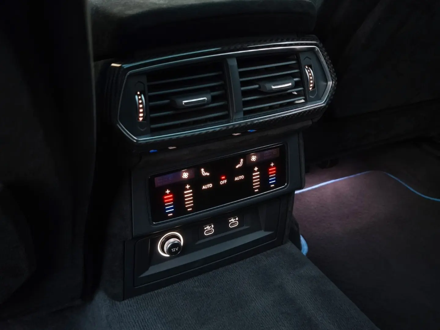 Urus 4.0V8 Performante CARBON B&O ALCANTARA PANO