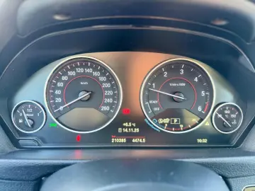 BMW Seria 3 318d Touring Steptronic  Sport Line