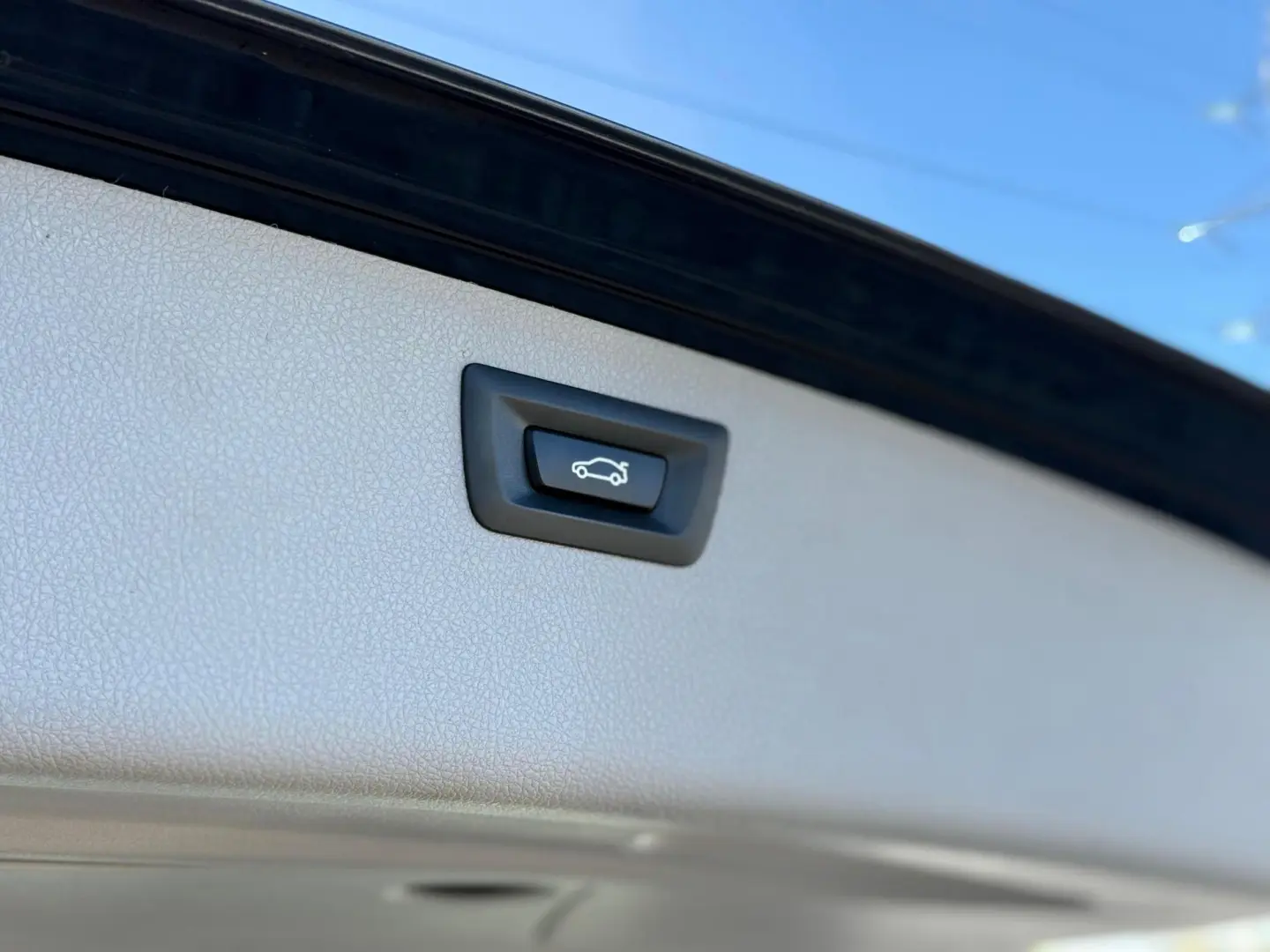 BMW Seria 3 318d Touring Steptronic  Sport Line