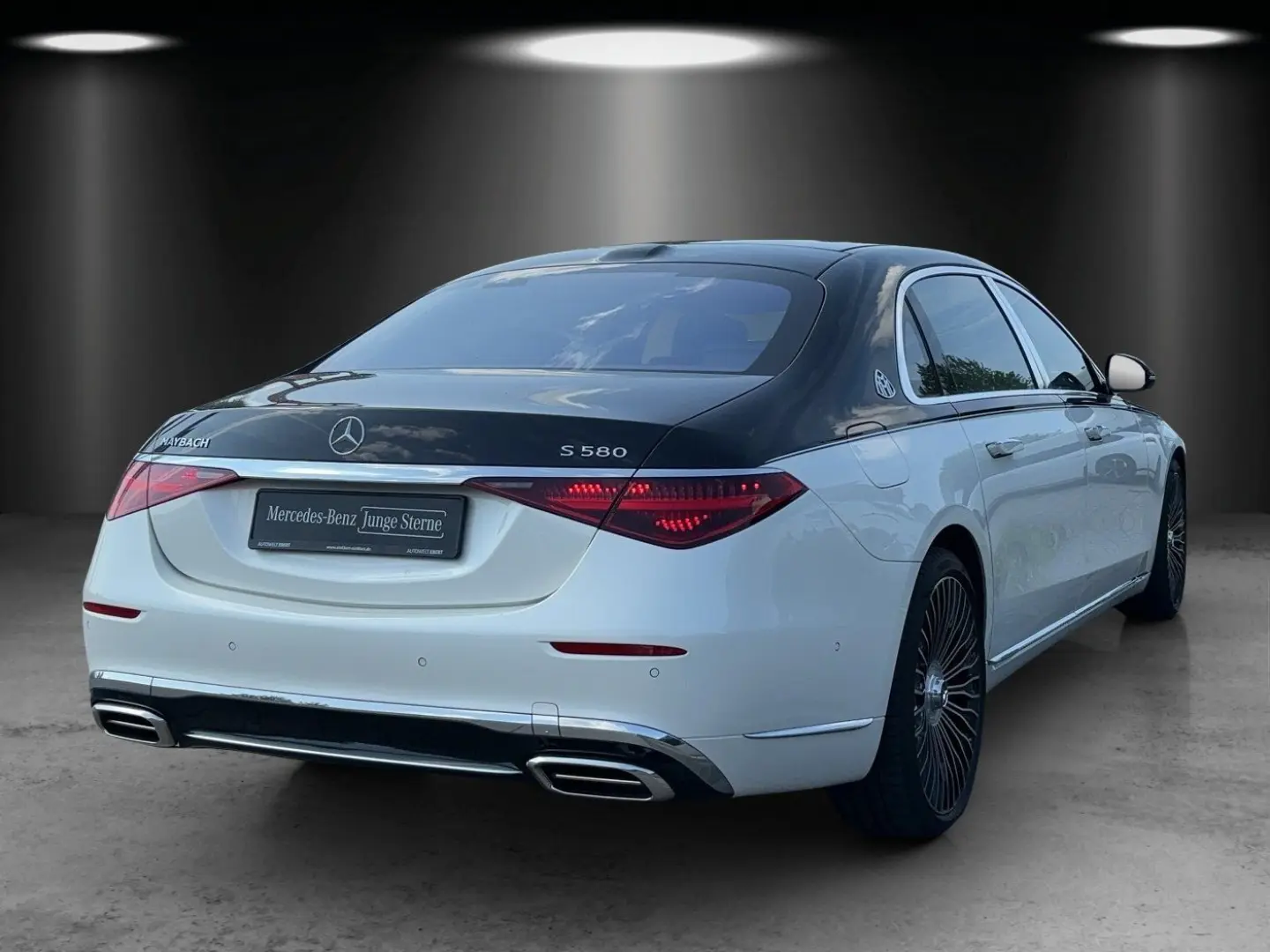 S580 Maybach TwoTone FirsClass FondTV DRIVEPILOT