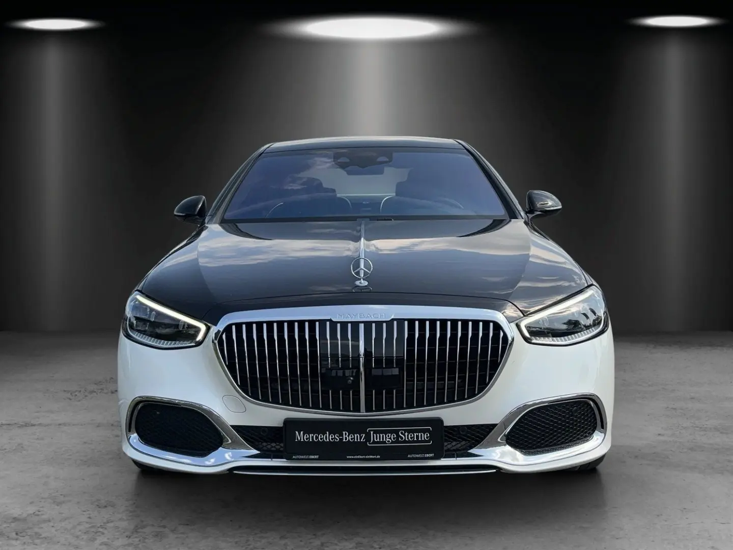S580 Maybach TwoTone FirsClass FondTV DRIVEPILOT