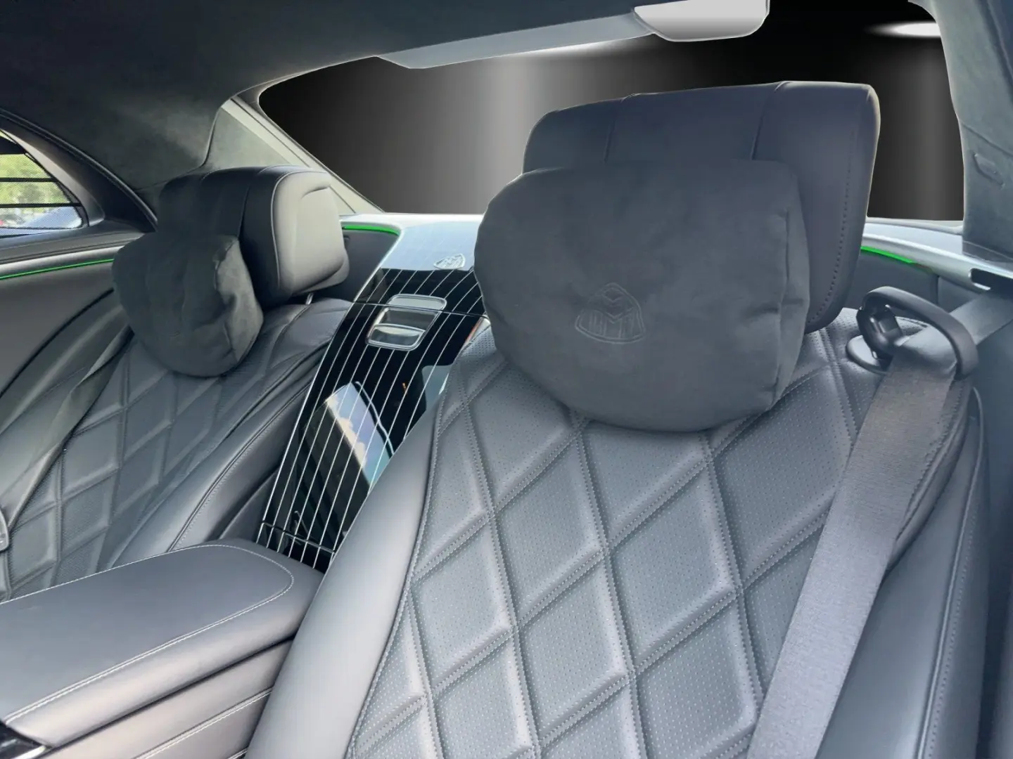 S580 Maybach TwoTone FirsClass FondTV DRIVEPILOT