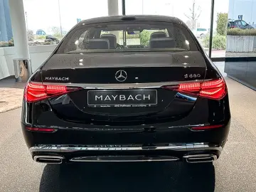 Maybach S 680 4M Manufaktur InterP First-CL Font
