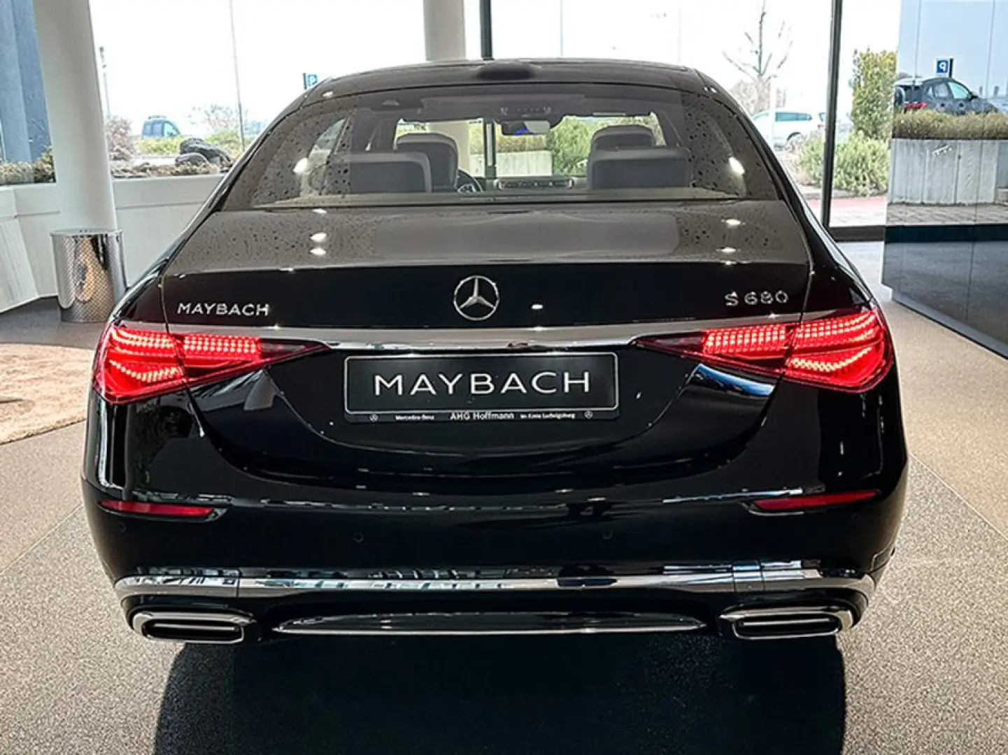 Maybach S 680 4M Manufaktur InterP First-CL Font