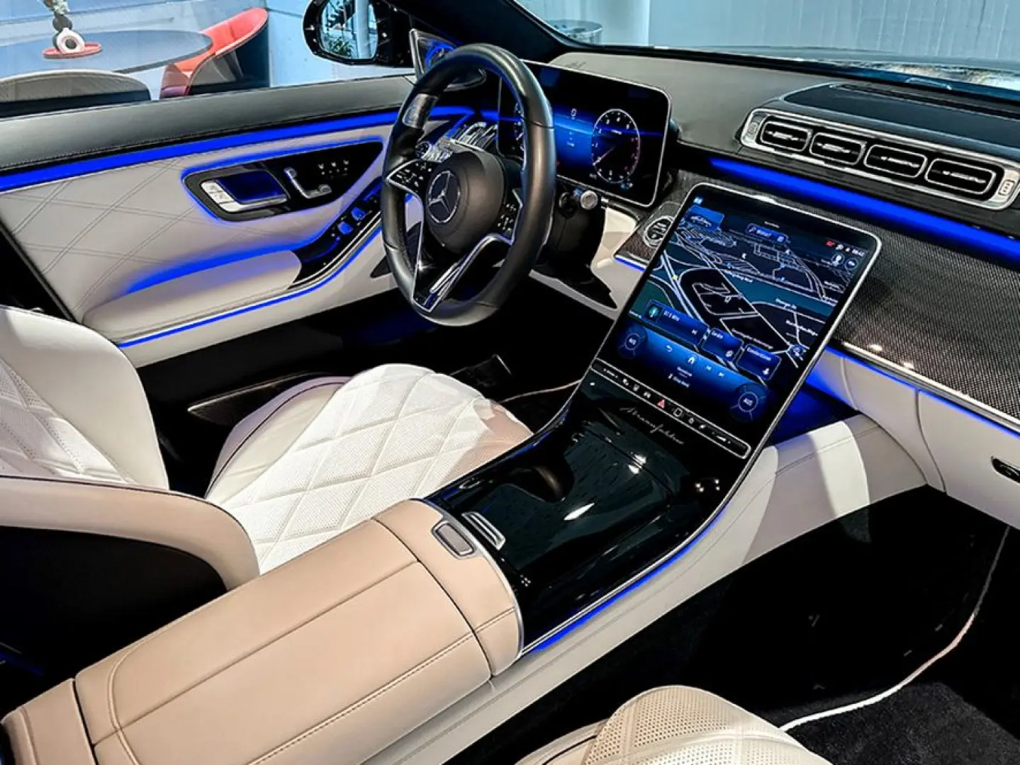 Maybach S 680 4M Manufaktur InterP First-CL Font
