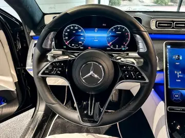 Maybach S 680 4M Manufaktur InterP First-CL Font