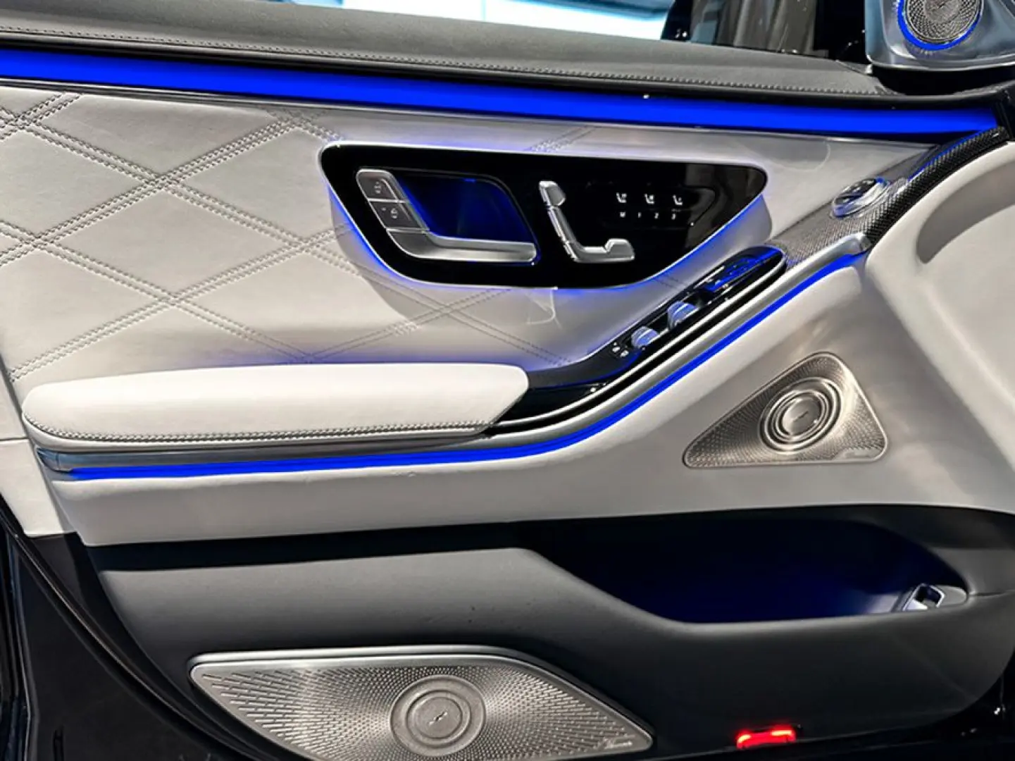 Maybach S 680 4M Manufaktur InterP First-CL Font