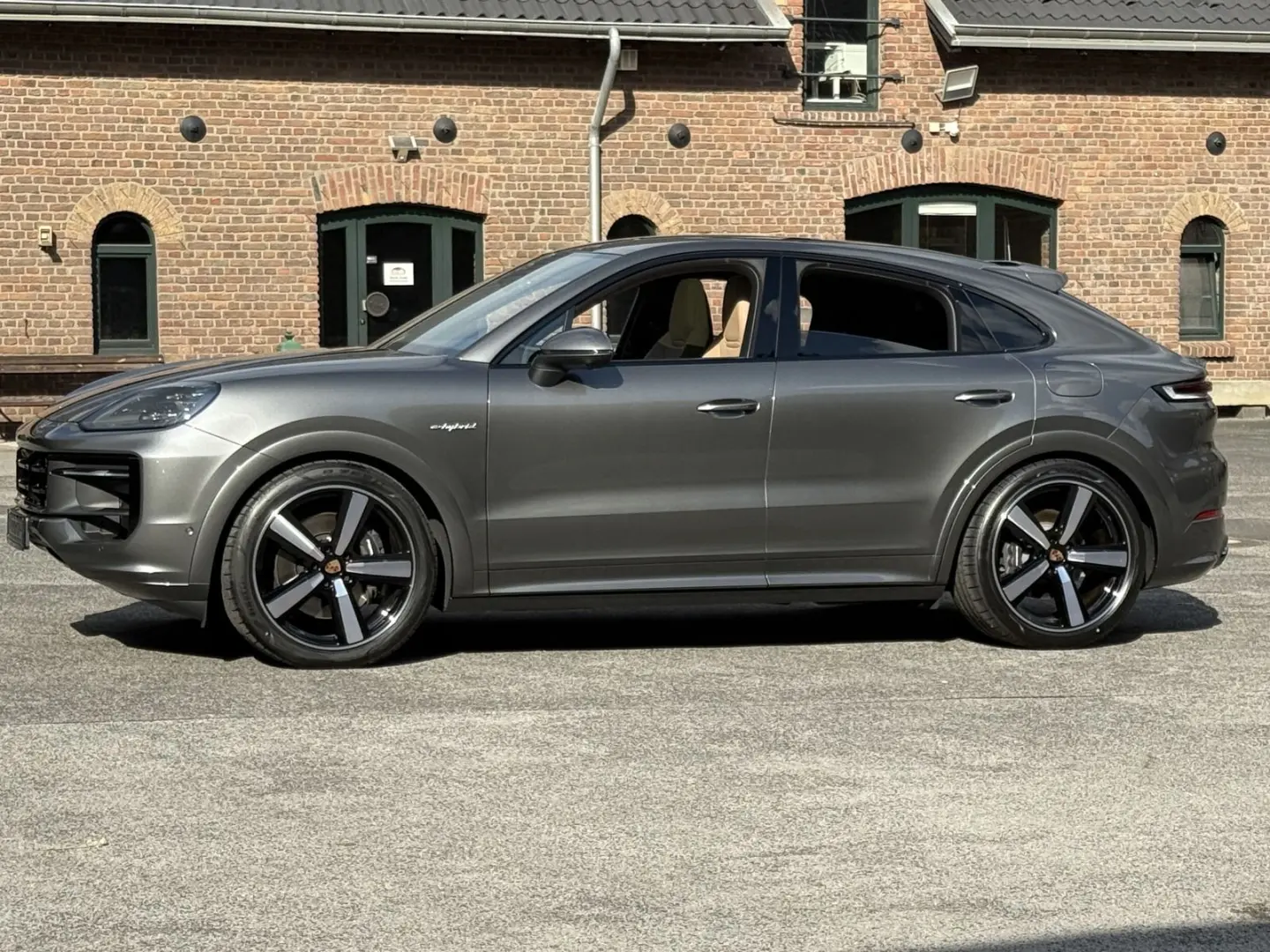 Cayenne E-Hybrid Coupe BEIFAHRERDISPLAY SPORTDES