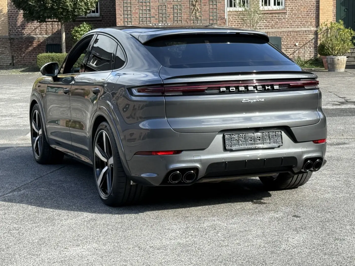 Cayenne E-Hybrid Coupe BEIFAHRERDISPLAY SPORTDES