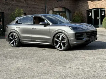 Cayenne E-Hybrid Coupe BEIFAHRERDISPLAY SPORTDES