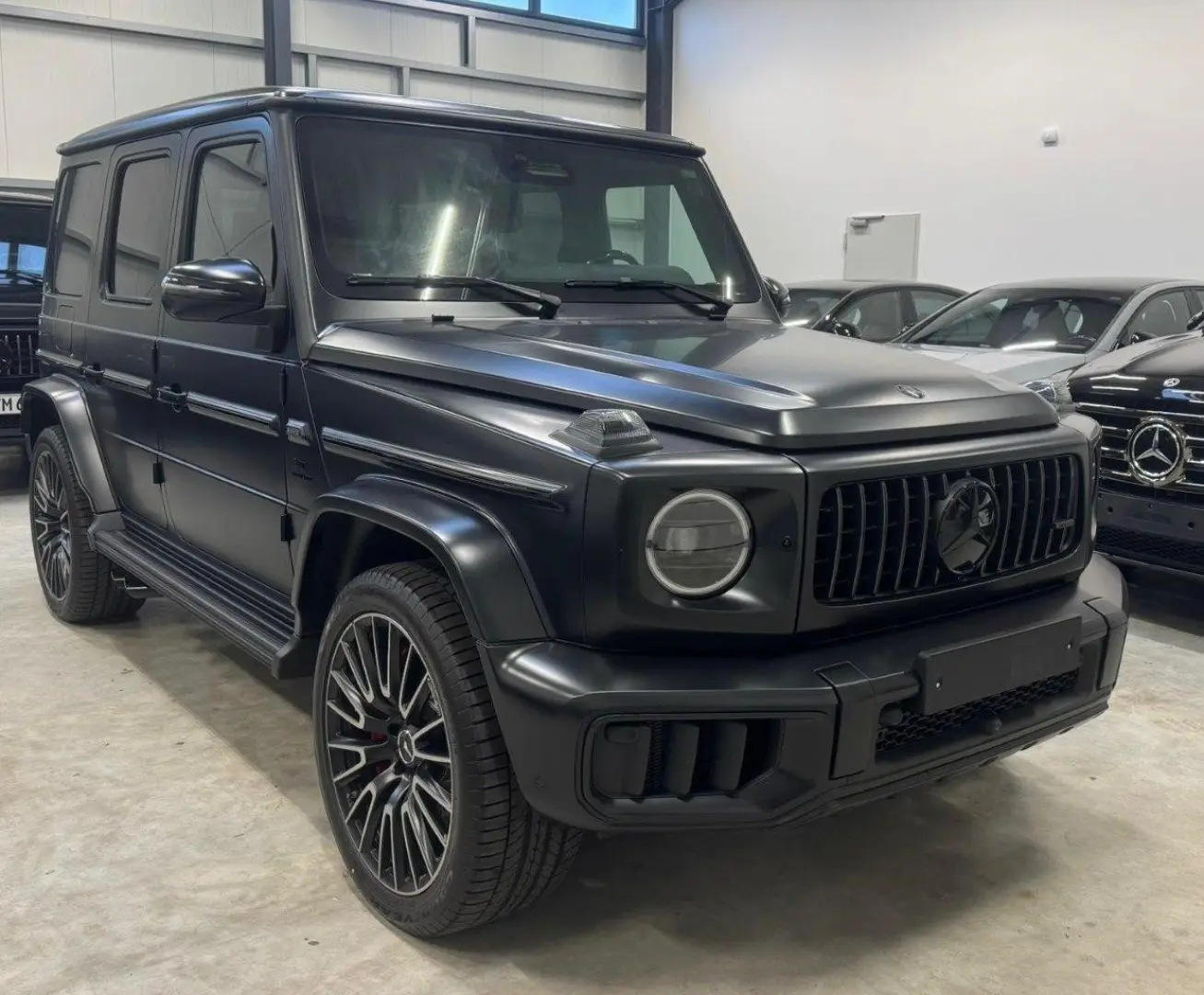 MERCEDES BENZ AMG G63