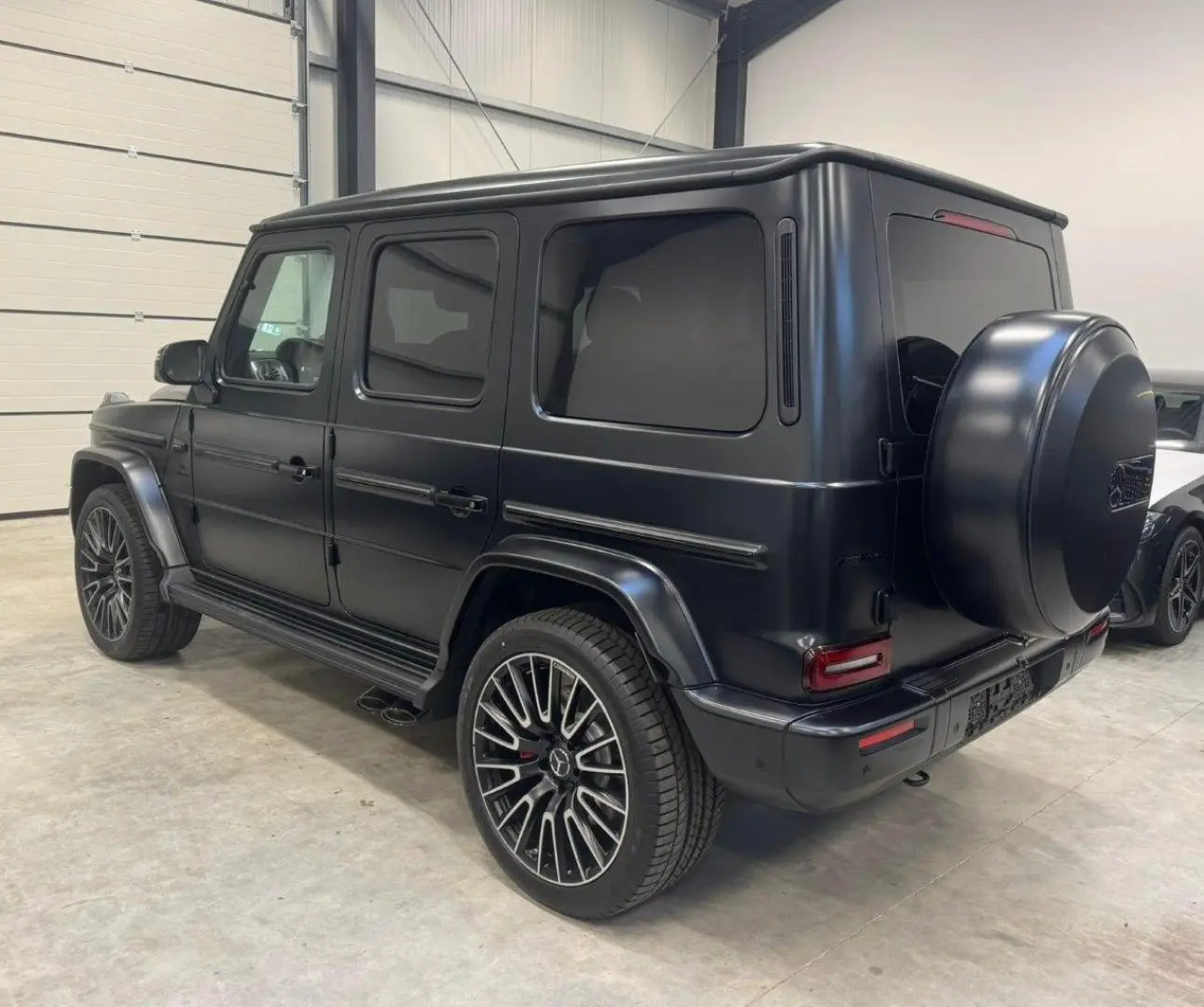 MERCEDES BENZ AMG G63