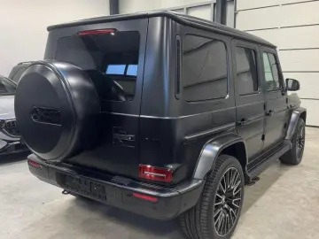 MERCEDES BENZ AMG G63
