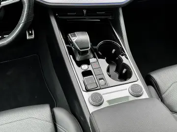 Touareg 3.0 TSI 4 M. AHK ACC Pano Matrix R-Line