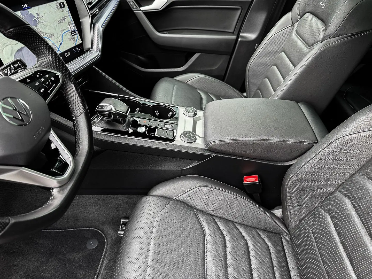 Touareg 3.0 TSI 4 M. AHK ACC Pano Matrix R-Line