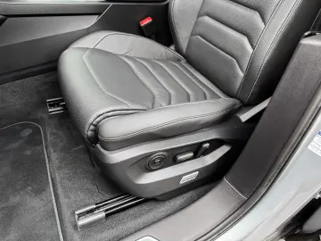 Touareg 3.0 TSI 4 M. AHK ACC Pano Matrix R-Line