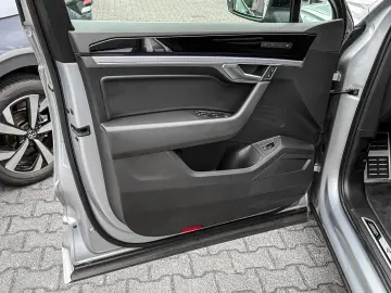 Touareg 3.0 TSI 4 M. AHK ACC Pano Matrix R-Line