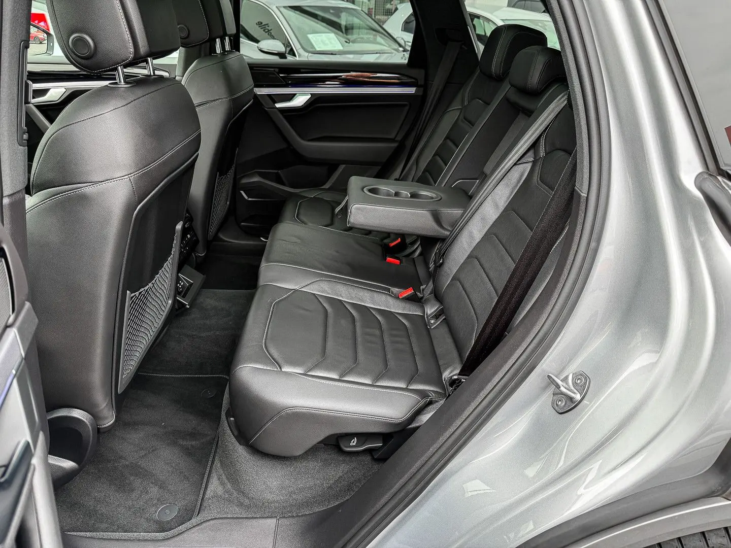 Touareg 3.0 TSI 4 M. AHK ACC Pano Matrix R-Line