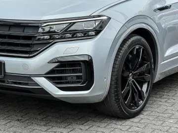 Touareg 3.0 TSI 4 M. AHK ACC Pano Matrix R-Line