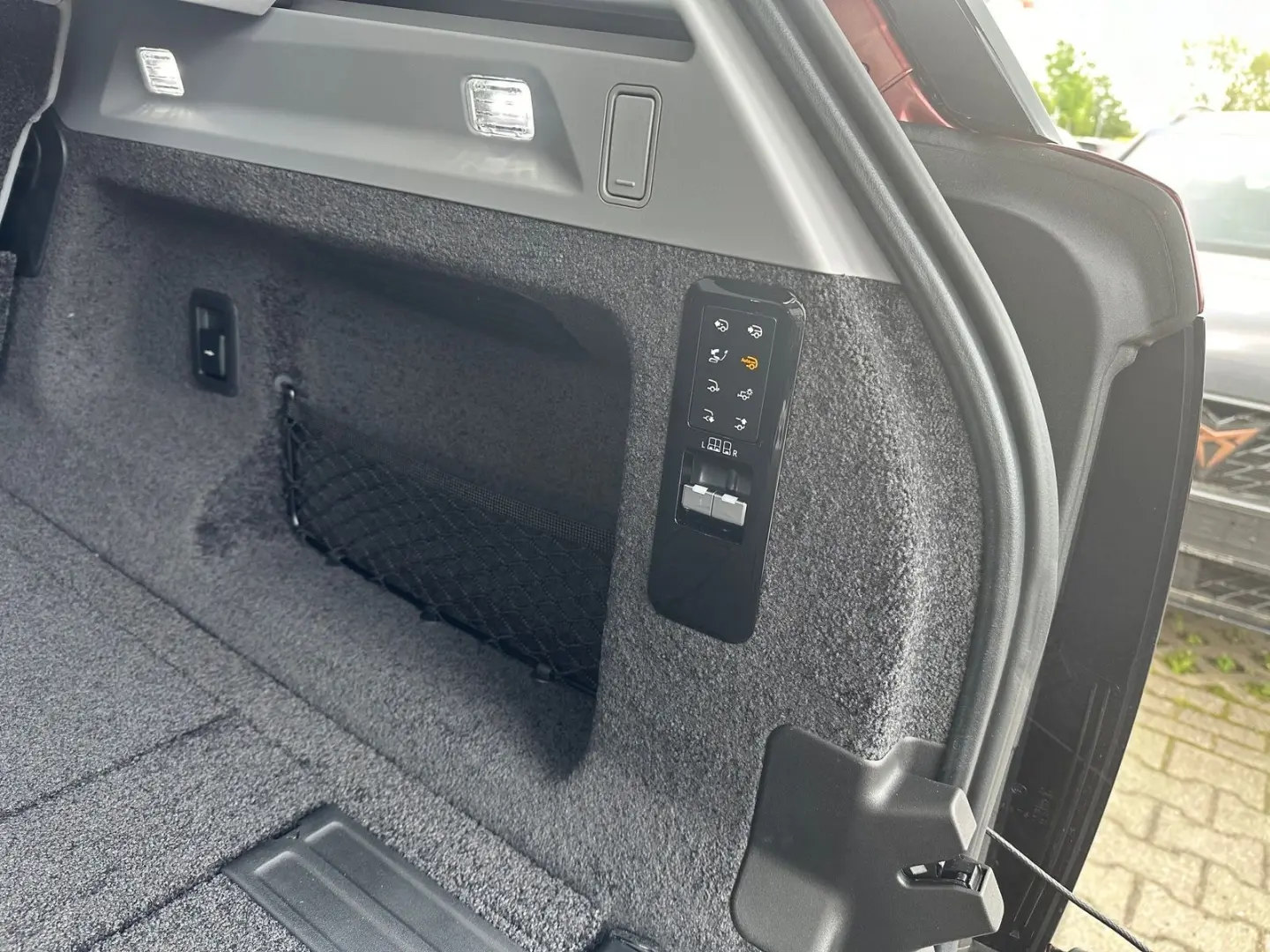 Range Rover 4.4 P615 SV 23Zoll AHK Stdhzg