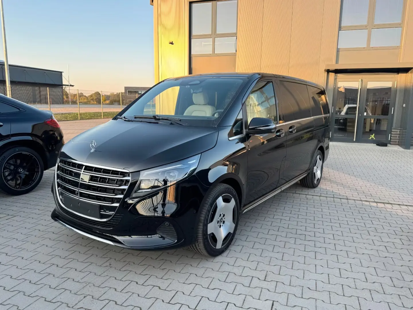 Mercedes-Benz V 300 LONG Benzină EXCLUSIVE