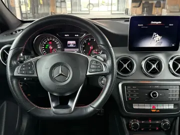GLA 200 AMG LINE PANO SHZ PDC NAVI ACC LED