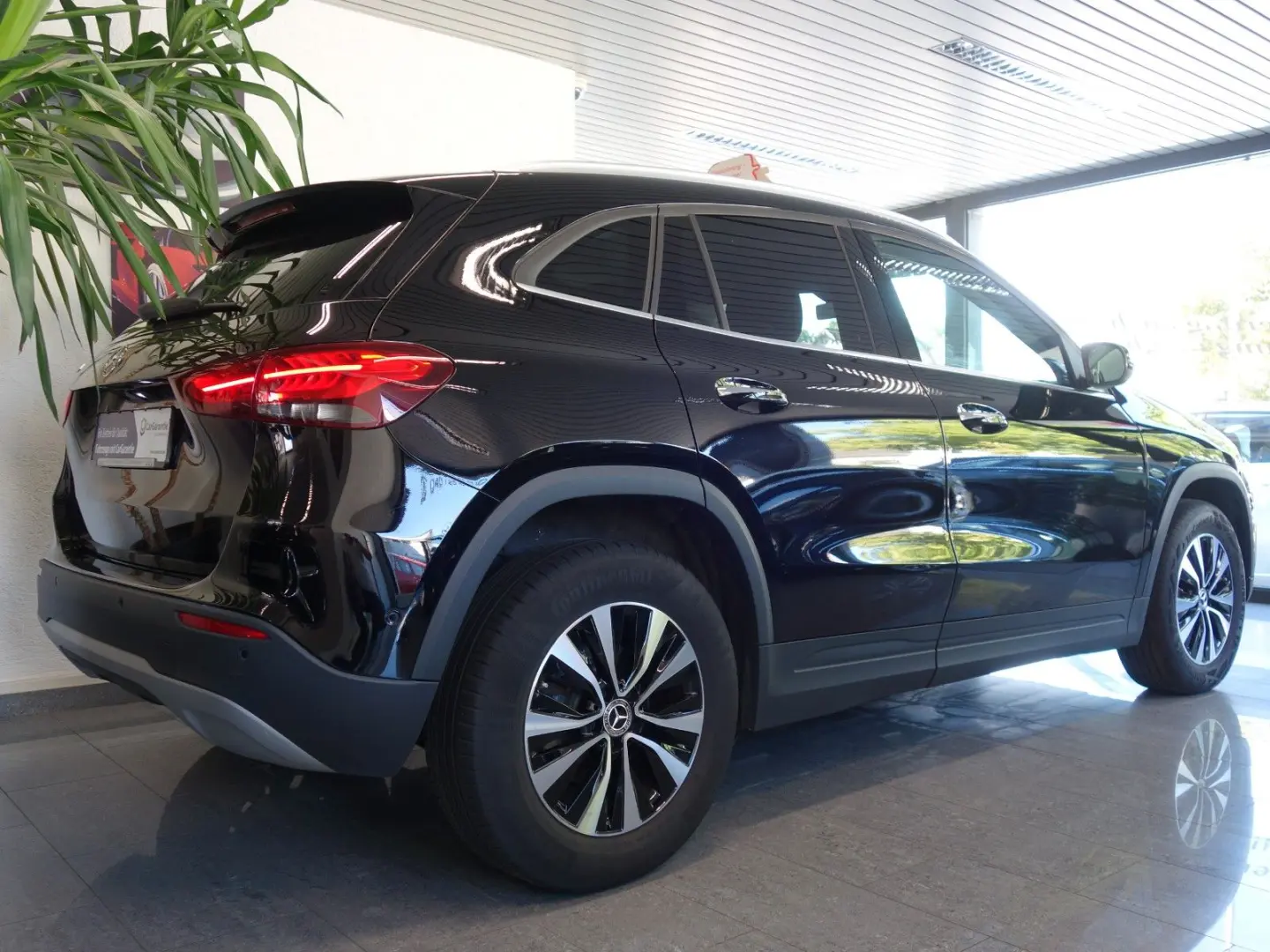 GLA 180 d Aut.8G-DCT NAVI LEDER Kamera 1.Hand!