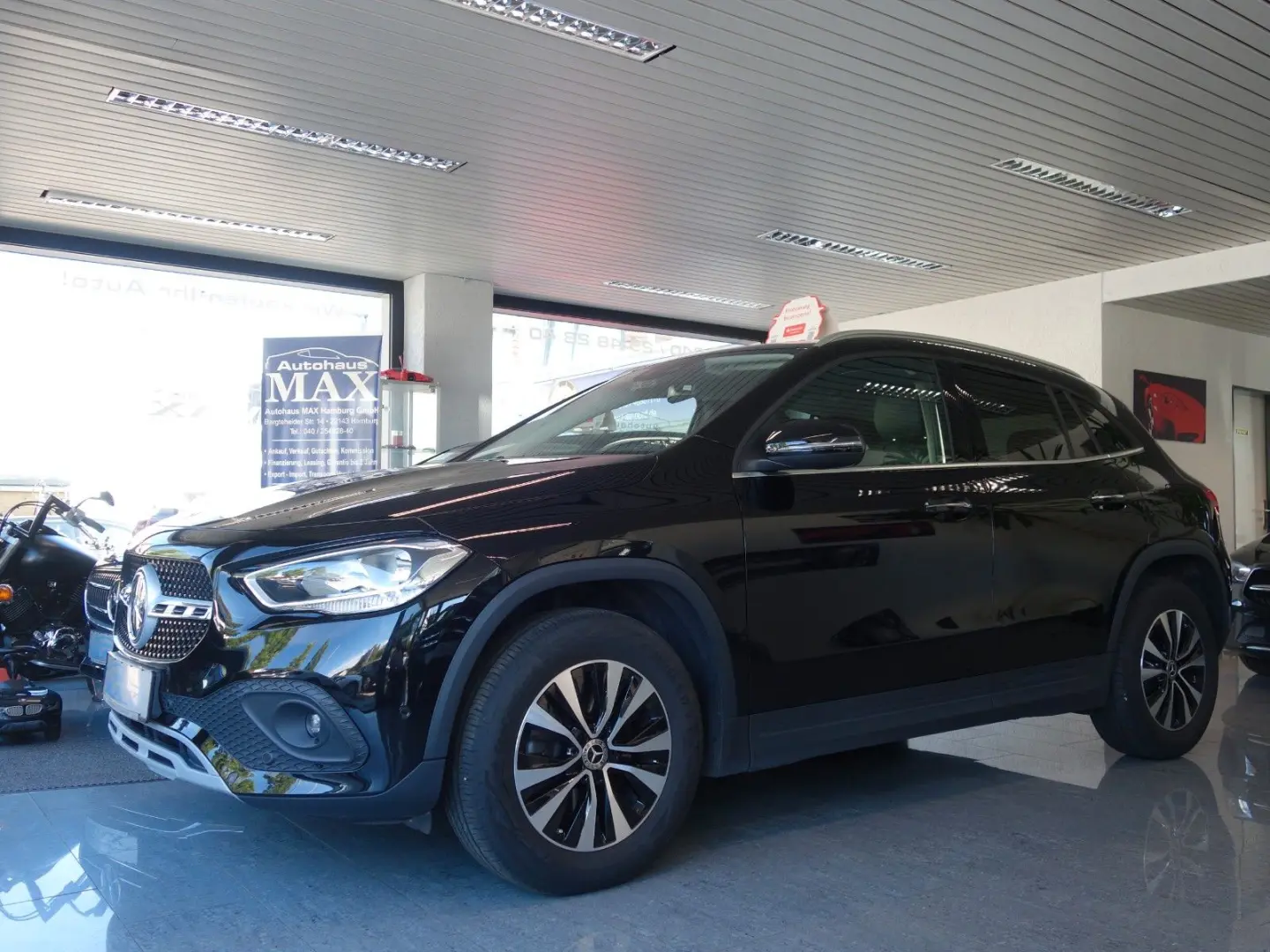 GLA 180 d Aut.8G-DCT NAVI LEDER Kamera 1.Hand!