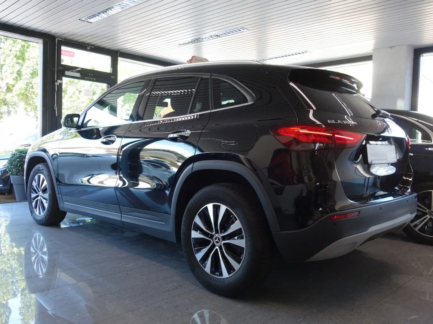 GLA 180 d Aut.8G-DCT NAVI LEDER Kamera 1.Hand!