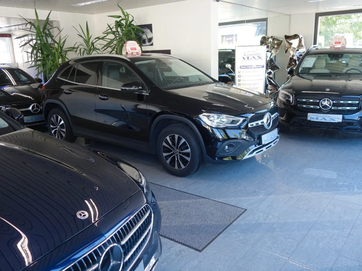 GLA 180 d Aut.8G-DCT NAVI LEDER Kamera 1.Hand!