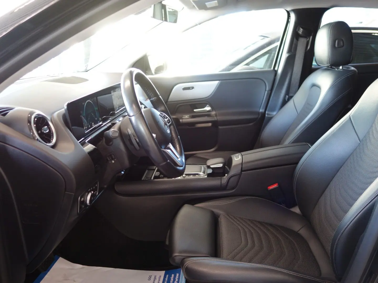 GLA 180 d Aut.8G-DCT NAVI LEDER Kamera 1.Hand!