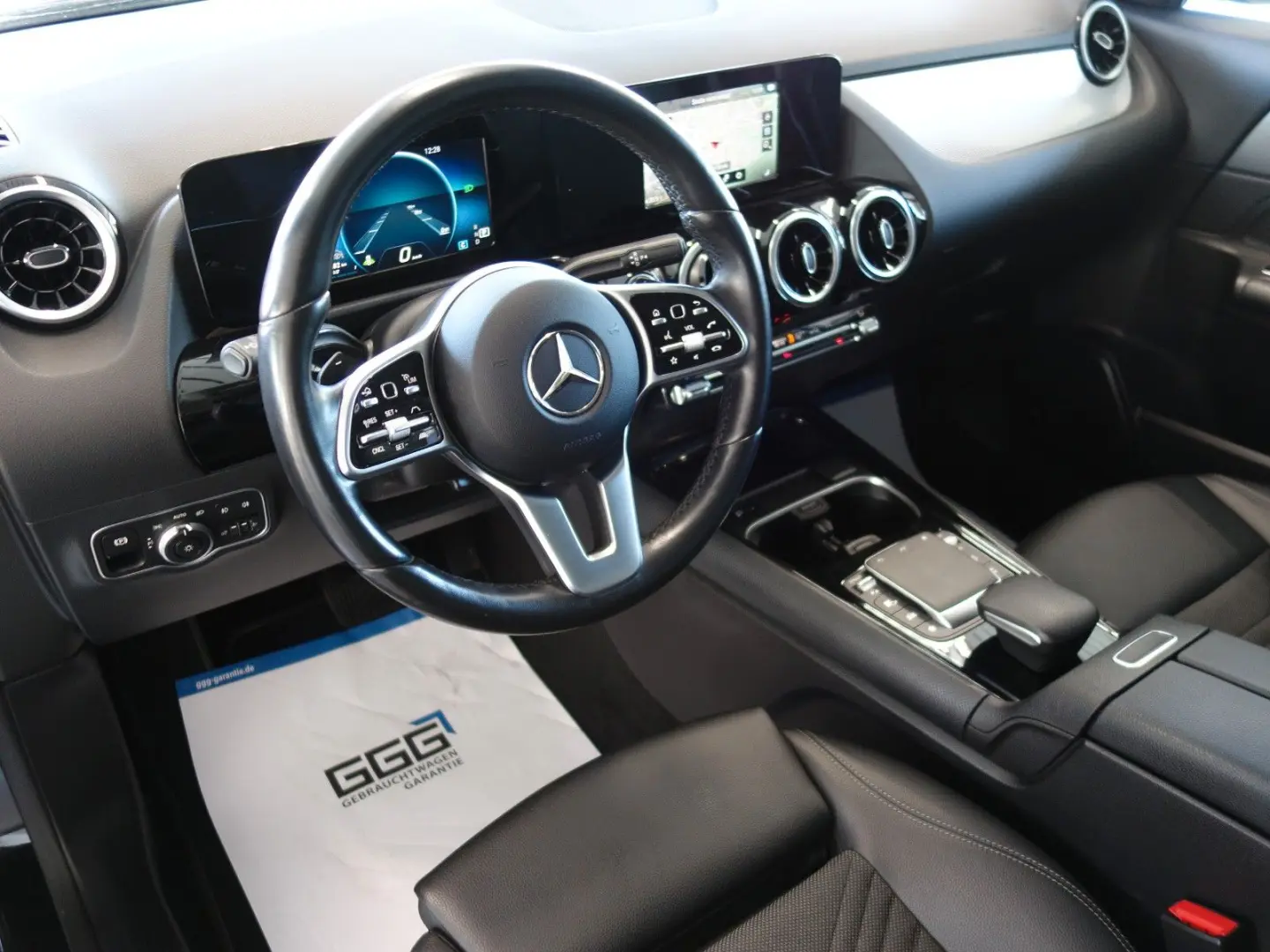 GLA 180 d Aut.8G-DCT NAVI LEDER Kamera 1.Hand!