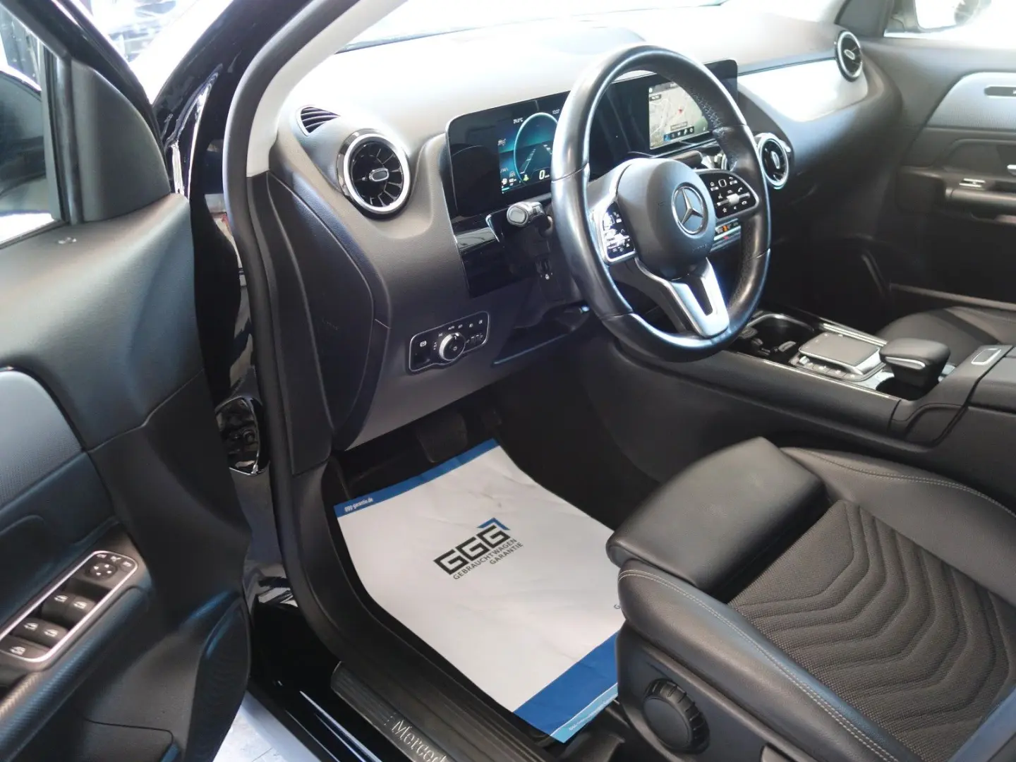 GLA 180 d Aut.8G-DCT NAVI LEDER Kamera 1.Hand!