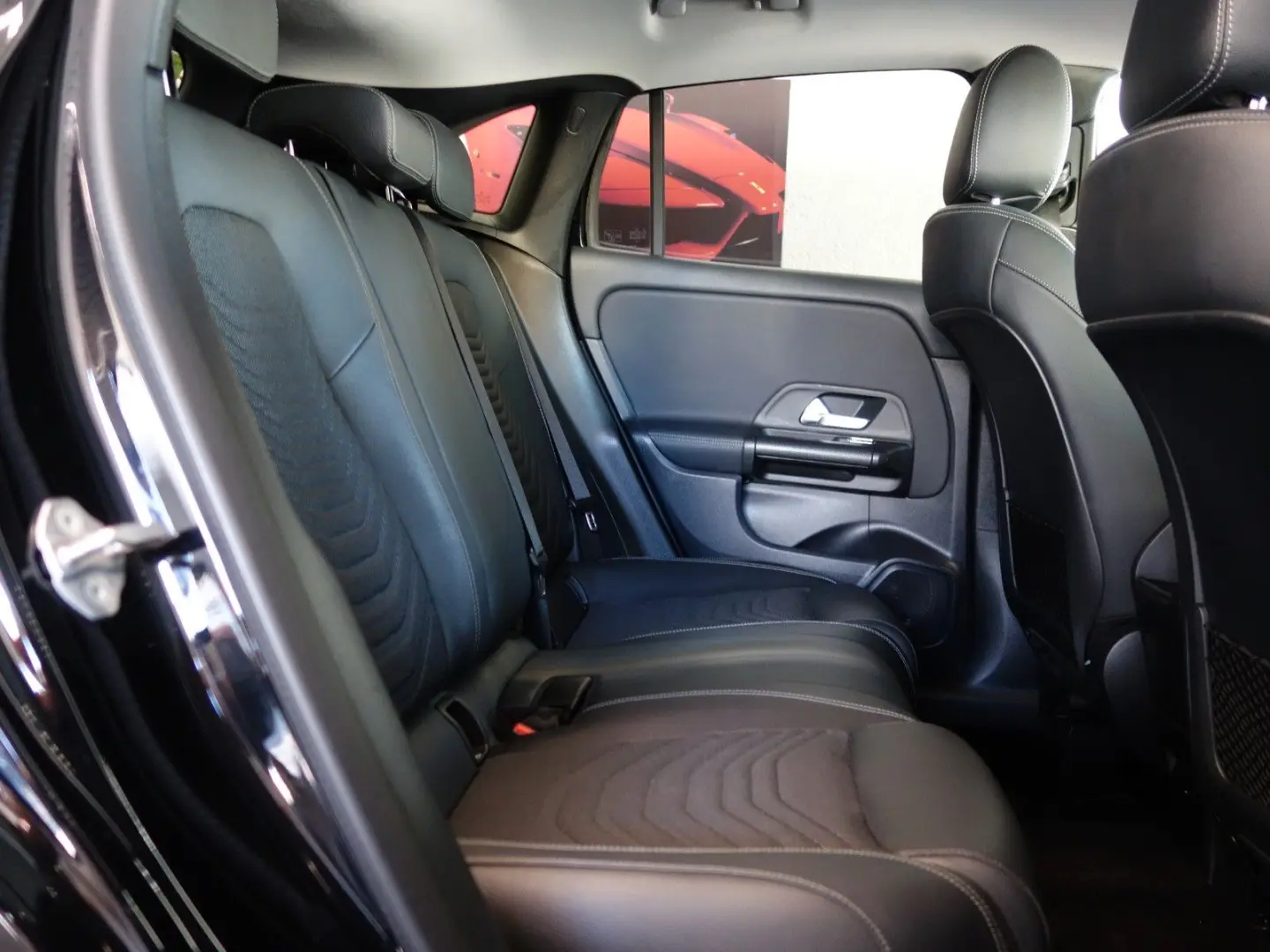 GLA 180 d Aut.8G-DCT NAVI LEDER Kamera 1.Hand!