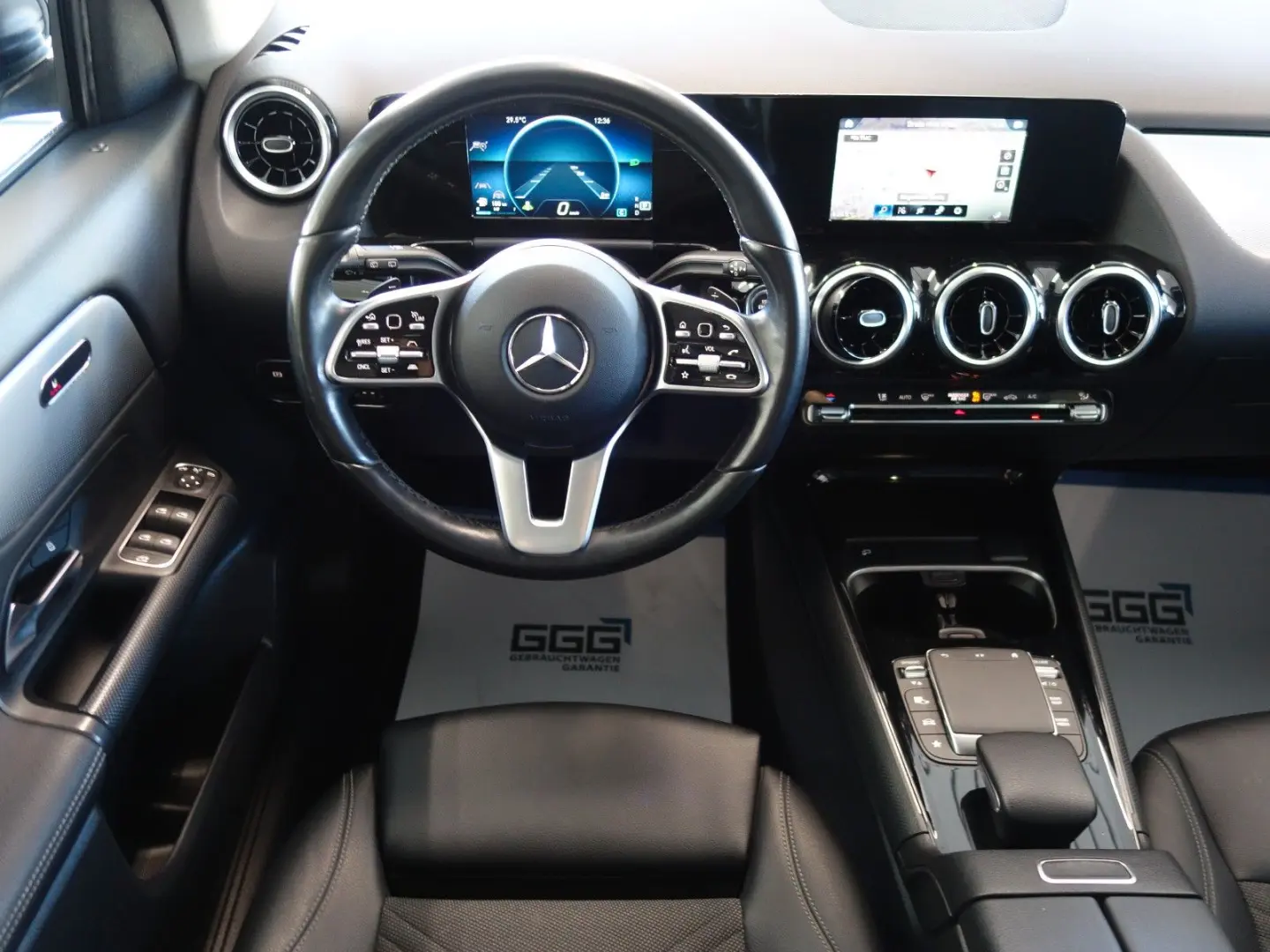 GLA 180 d Aut.8G-DCT NAVI LEDER Kamera 1.Hand!