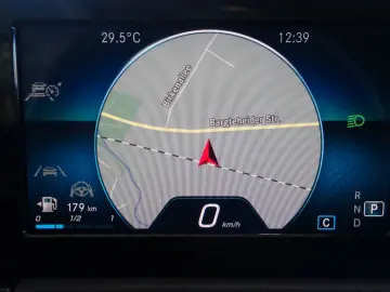 GLA 180 d Aut.8G-DCT NAVI LEDER Kamera 1.Hand!