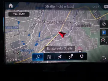 GLA 180 d Aut.8G-DCT NAVI LEDER Kamera 1.Hand!